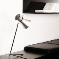 RCA de B-Lux: Aplique y lámpara de mesa en uno