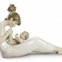 Celebra el Día de la Madre con las piezas de porcelana de Lladró