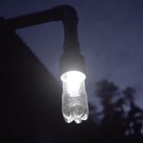 Liters of Light, lámparas de botellas de plástico