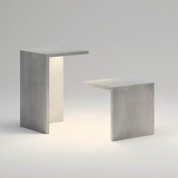 Empty mesa 45x45x70 tira LED 2x8,6w - concreto polímero Cinza
